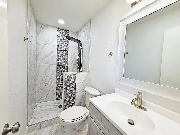 1244 Valencia Ln — Photo 4
