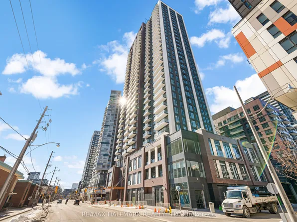 130 River St, Toronto, ON