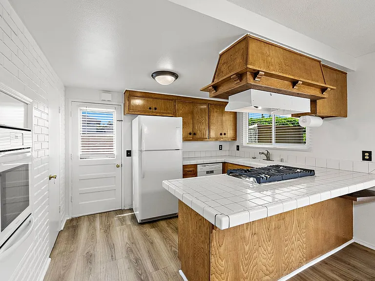 629 S Vicki Ln — Photo 8