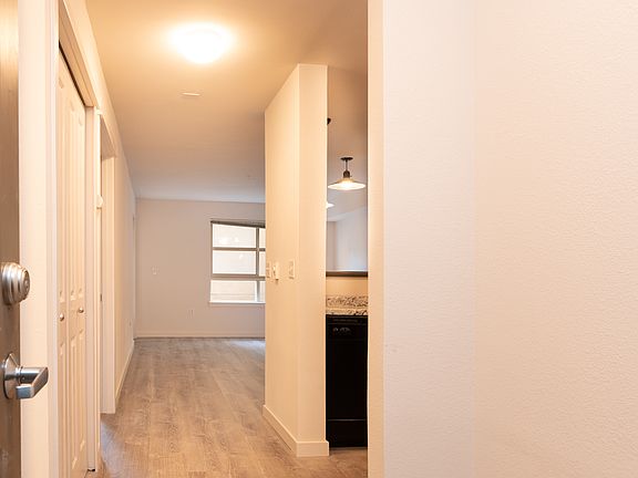 3rd image of 118 107th Ave NE Unit B111