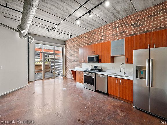 5th image of 333 E Parent Ave Unit 15