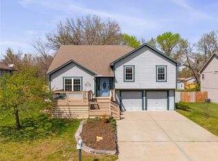 6900 E 138th St, Grandview, MO 64030