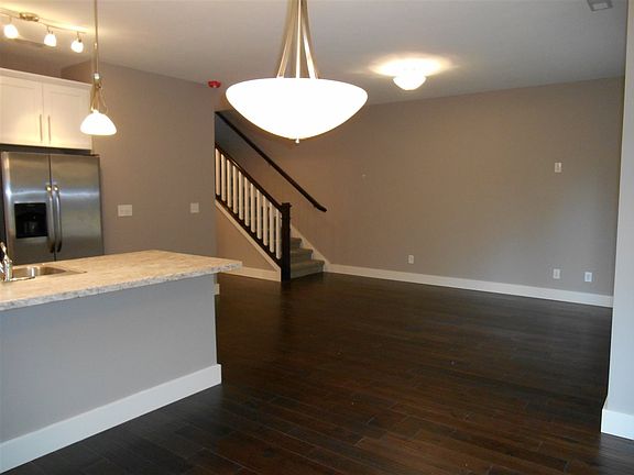 5th image of 4338 N Cypress