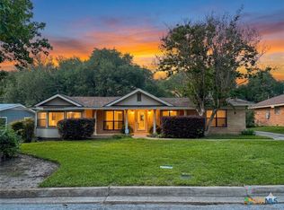 1329 Donovan St, Gonzales, TX 78629