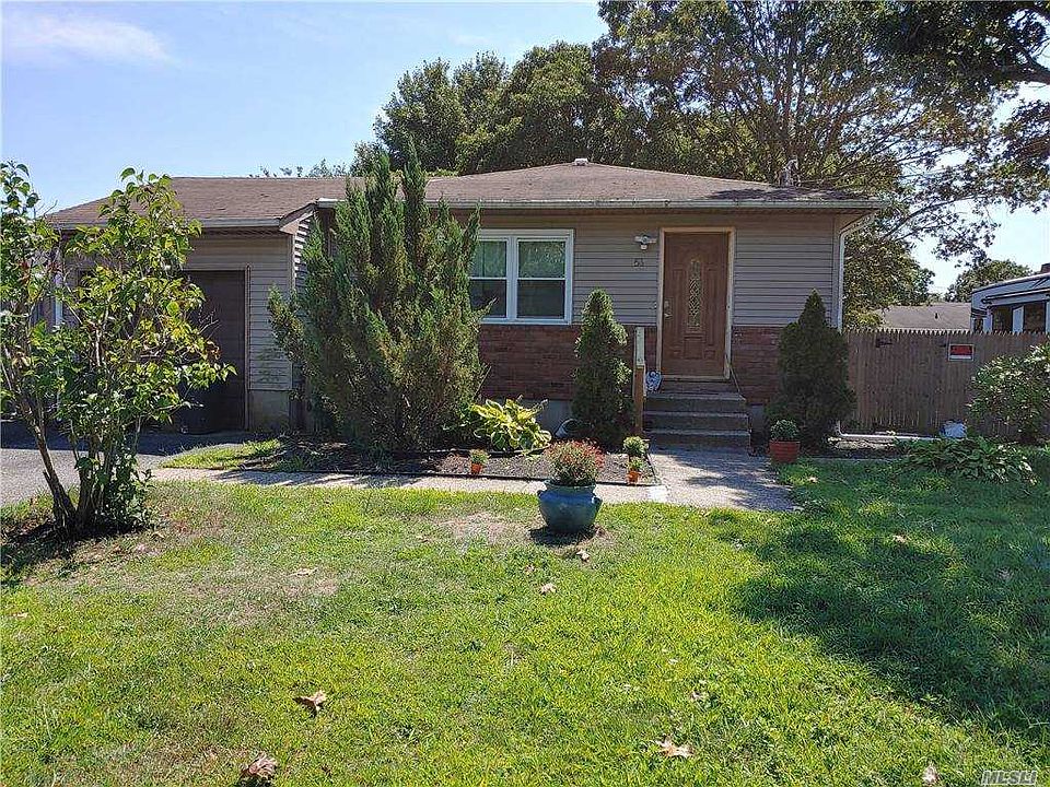 1st image of 56 Alcolade Dr E