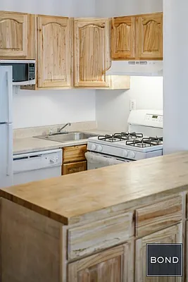 Rented by Bond New York | media 9