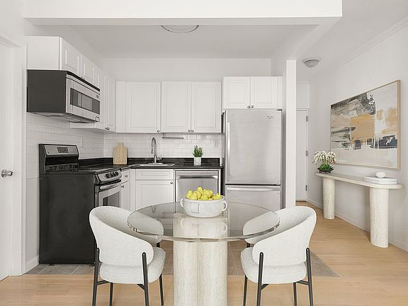 3rd image of 220 W 111th St APT 3C