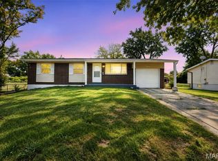 150 N Saint Charles St, Florissant, MO 63031