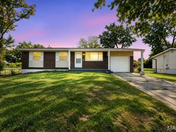 150 N Saint Charles St, Florissant, MO 63031