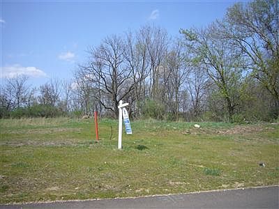 2nd image of Oakvale Ct