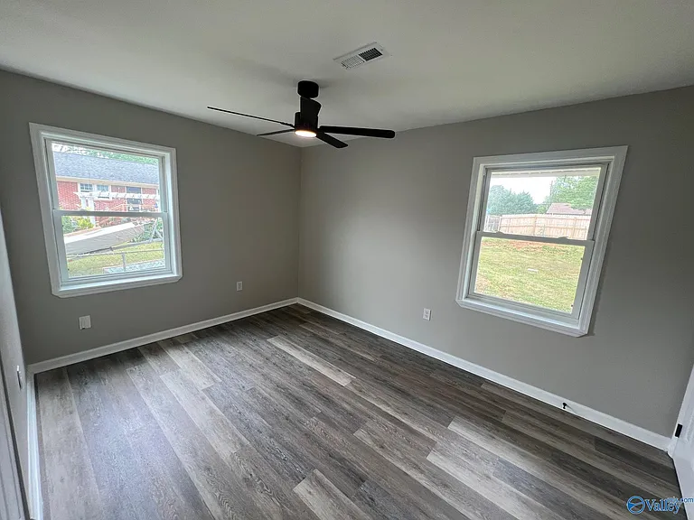 2211 Penhall Dr NE — Photo 8