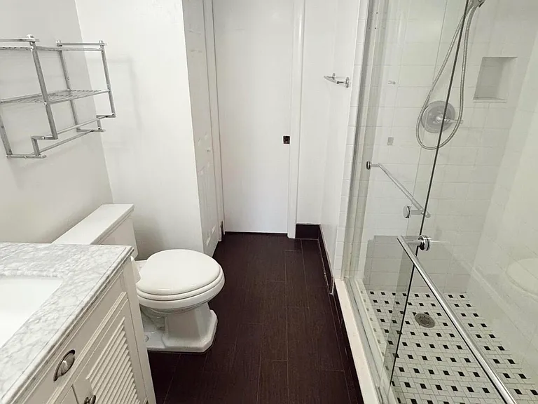 50 SE 12th St #1670 — Photo 10
