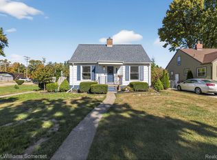 21301 Hillcrest St, Clinton Township, MI 48036
