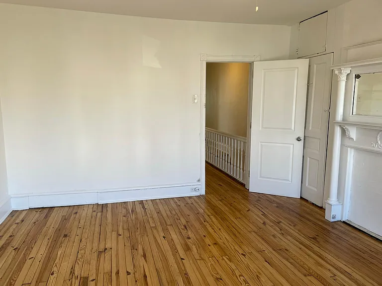 136 S 53rd St — Photo 10