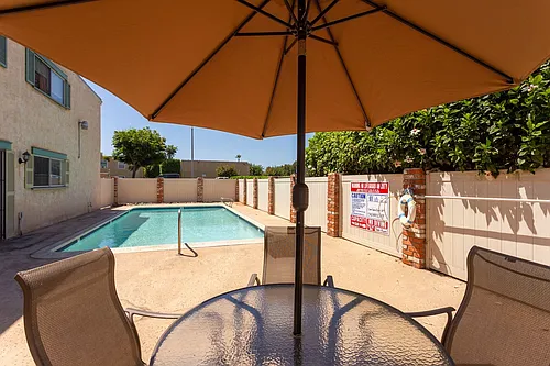 San Remo Court Photo 1