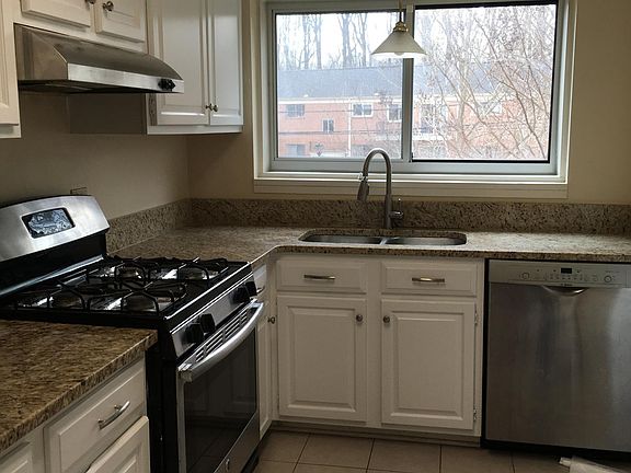 4th image of 10620 Weymouth St APT 101