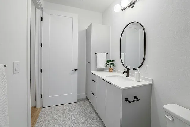 1701 Simond Ave #615 — Photo 24