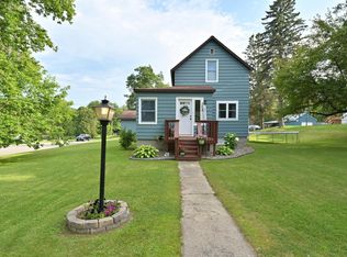 302 Mitchell St, Coleraine, MN 55722