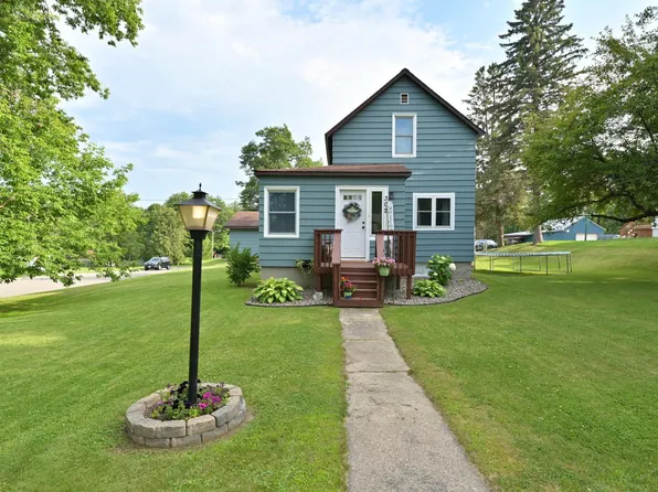 302 Mitchell St, Coleraine, MN 55722