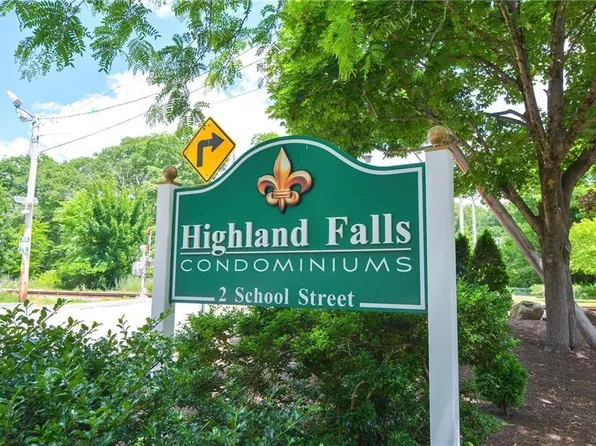 2 School St #223, Lincoln, RI 02865