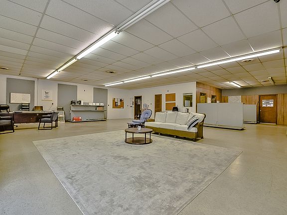 4th image of 114 Ebenezer Ave