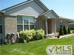 41281 Greenspire Dr, Clinton Twp, MI 48038