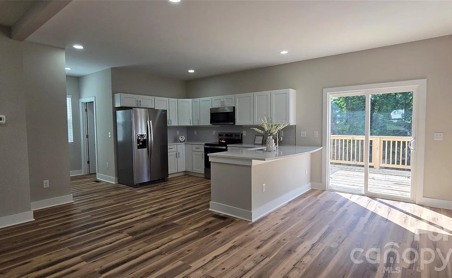 3 bed, 2.5 bath, 1664 sqft, $1,875 — Photo 2