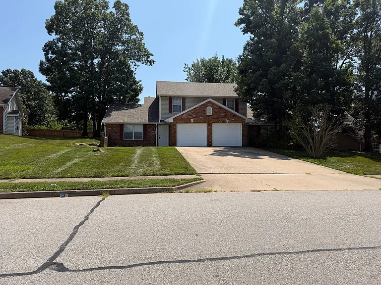 1306 Godas Dr — Photo 2