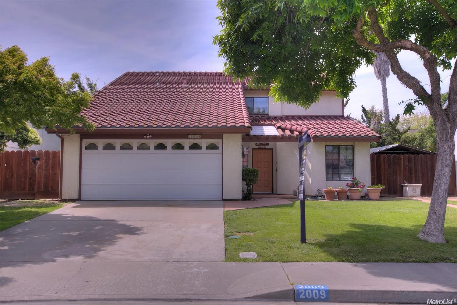 2009 Walnut Tree Dr photo 1