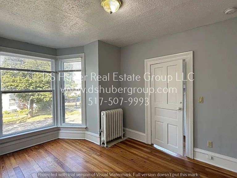 533.5 N Seymour Ave — Photo 1
