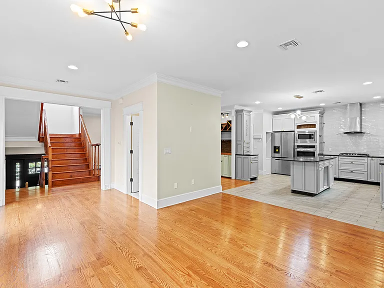 40 E Oakdene Ave #B — Photo 8