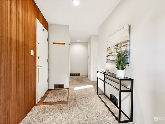 5th image of 3020 Fir Street SE