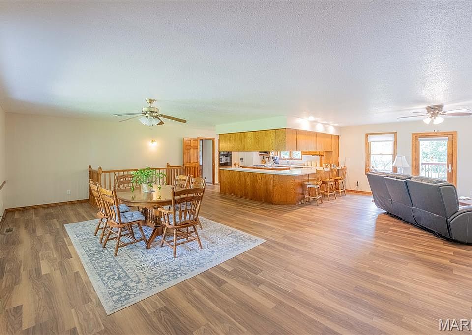 5964 Renken Rd, Dorsey, IL 62021 | Zillow