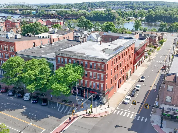 460-15 N Main St, Middletown, CT