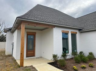 49 McCabe Dr, Starkville, MS 39759