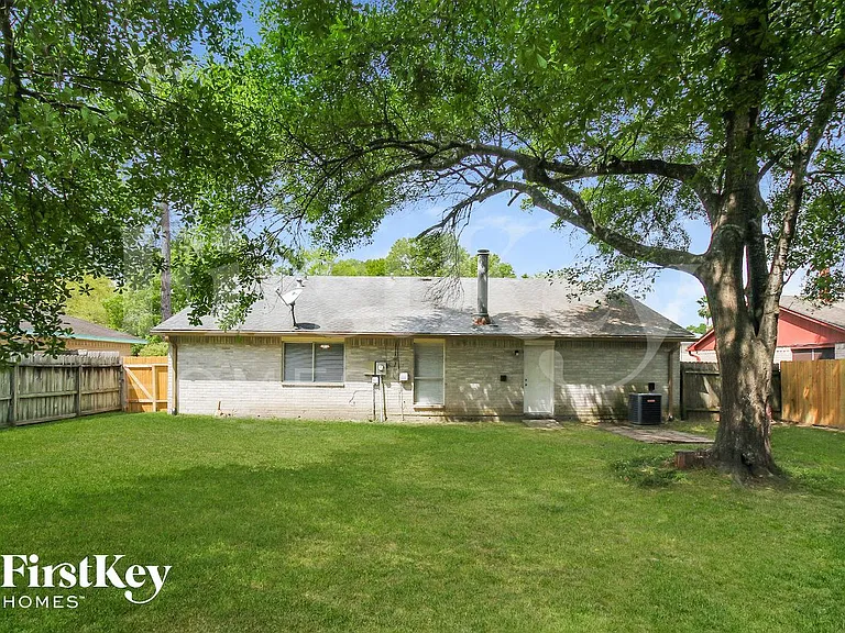 2118 Knollbrook Ln — Photo 14