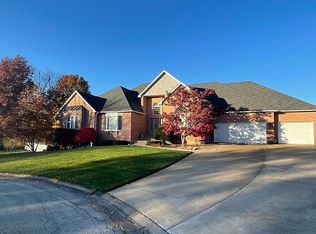 1300 Peach Tree Ln, Quincy, IL 62305