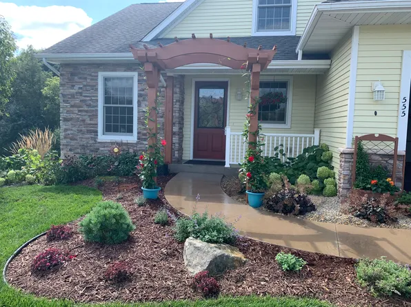 555 Devin Ln, River Falls, WI 54022