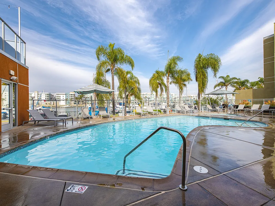 Harborside Marina Bay