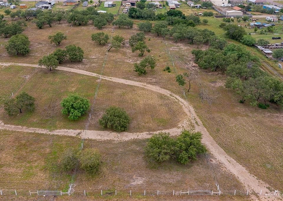 1st image of 401 E Wisconsin Rd #5