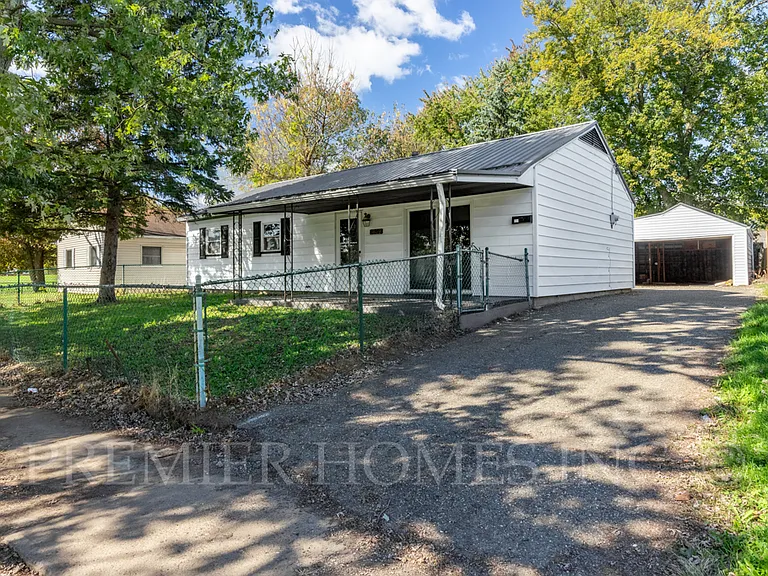 1809 Endrow Ave NE — Photo 20