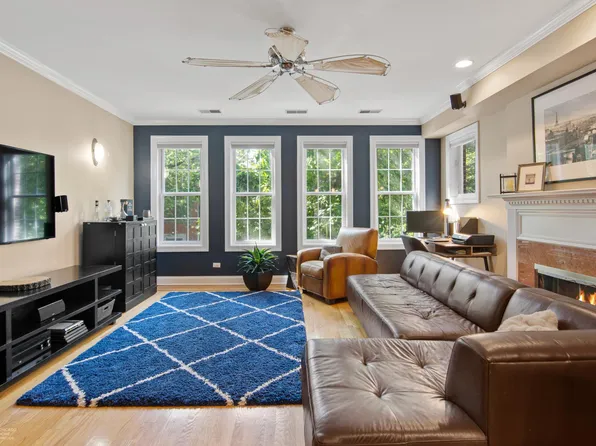 630 W Briar Pl APT 2, Chicago, IL 60657