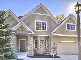 Creek Ridge Dr, ROCKY RIVER, OH 44116
