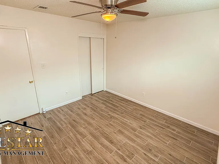 609 Grace St #D — Photo 9