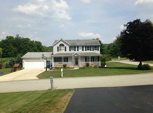100 Adella Ct, Jeannette, PA 15644