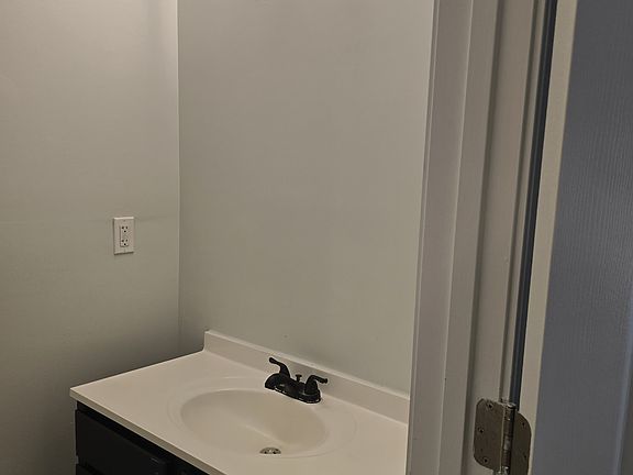 5th image of 866 Lake Hollow Blvd SW