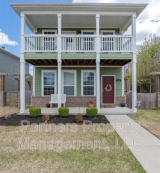 606 N Tennyson Ln — Photo 1