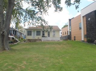 619 E Northshore Dr, Syracuse, IN 46567