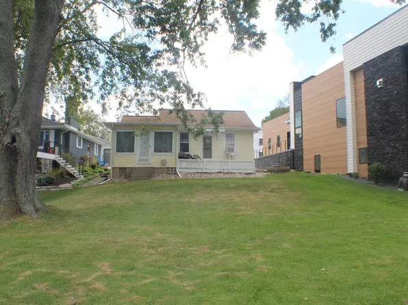 619 E Northshore Dr, Syracuse, IN 46567