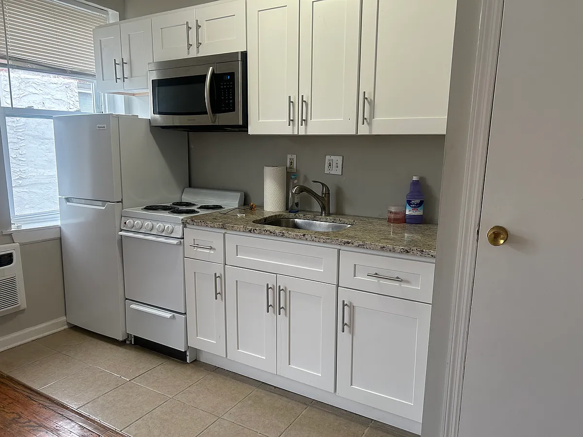 Photo 1 of 14 - 3416 Spring Garden St #B12 - Philadelphia, PA Primary Photo - 3416 Spring Garden St #B12